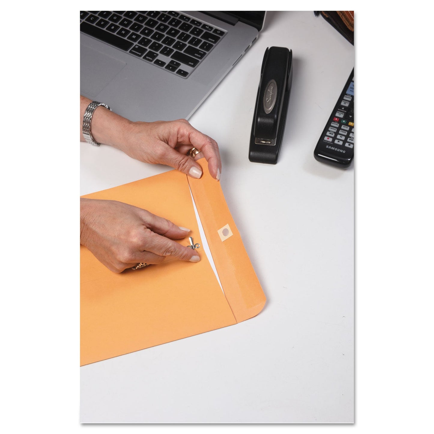 Quality Park Clasp Envelope, 32 lb Bond Weight Kraft, #10 1/2, Square Flap, Clasp/Gummed Closure, 9 x 12, Brown Kraft, 100/Box