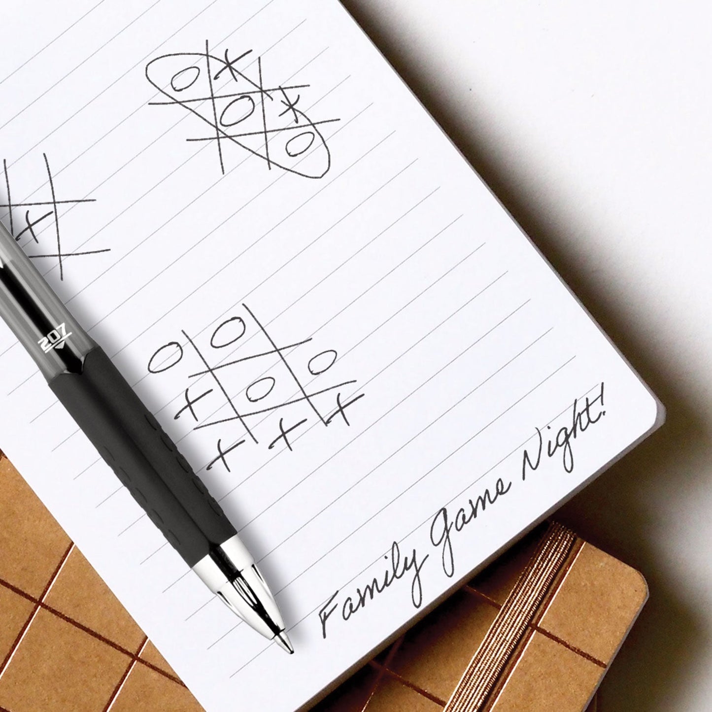 uniball Signo 207 Gel Pen, Retractable, Micro 0.5 mm, Black Ink, Smoke/Black Barrel, Dozen
