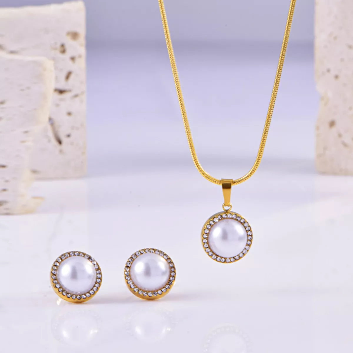 Synthetic Pearl 18K Gold-Plated Rhinestone Necklace and Earrings Jewelry Set