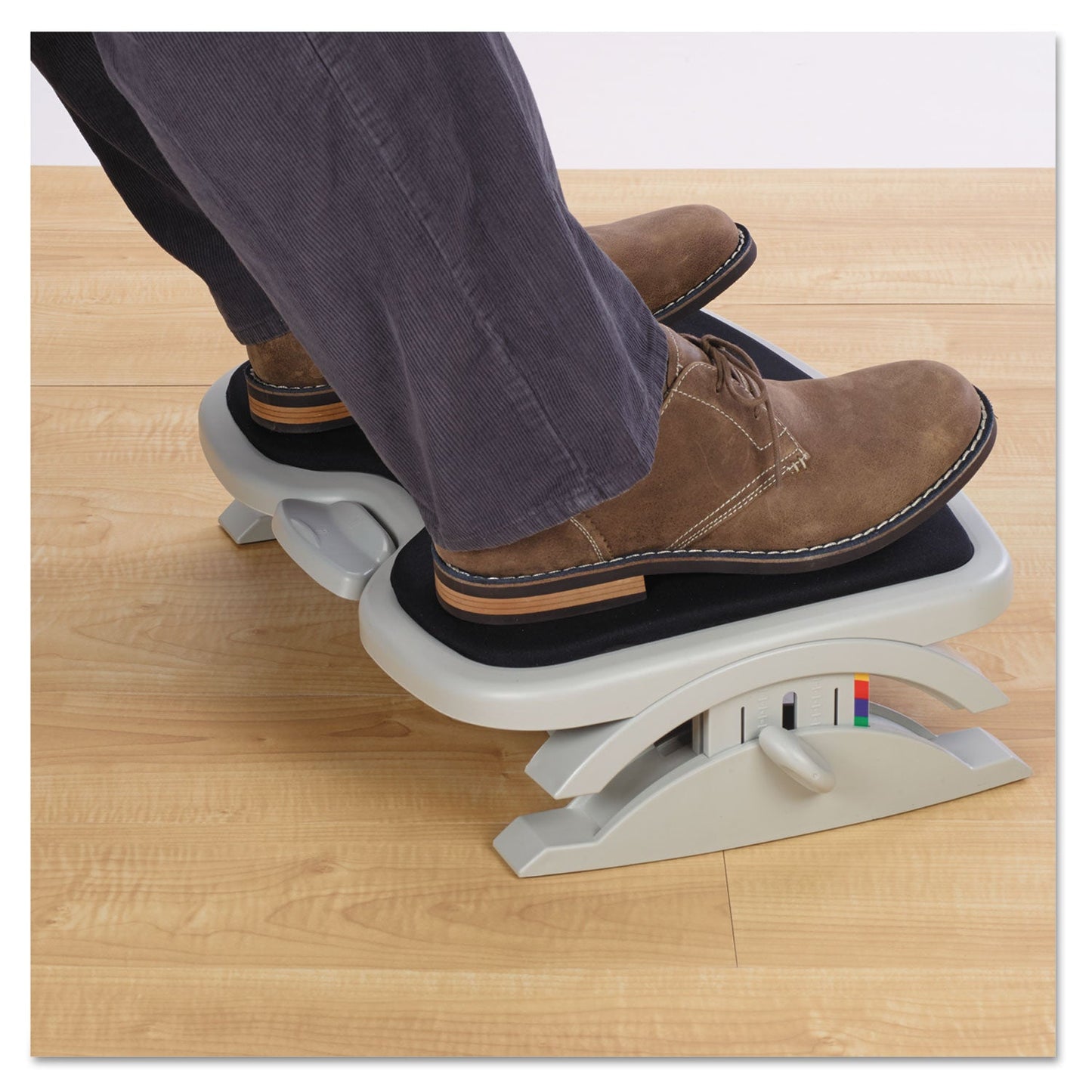 Kensington SoleMate Comfort Footrest with SmartFit System, 21.5w x 14d x 3.5 to 5h, Gray/Black