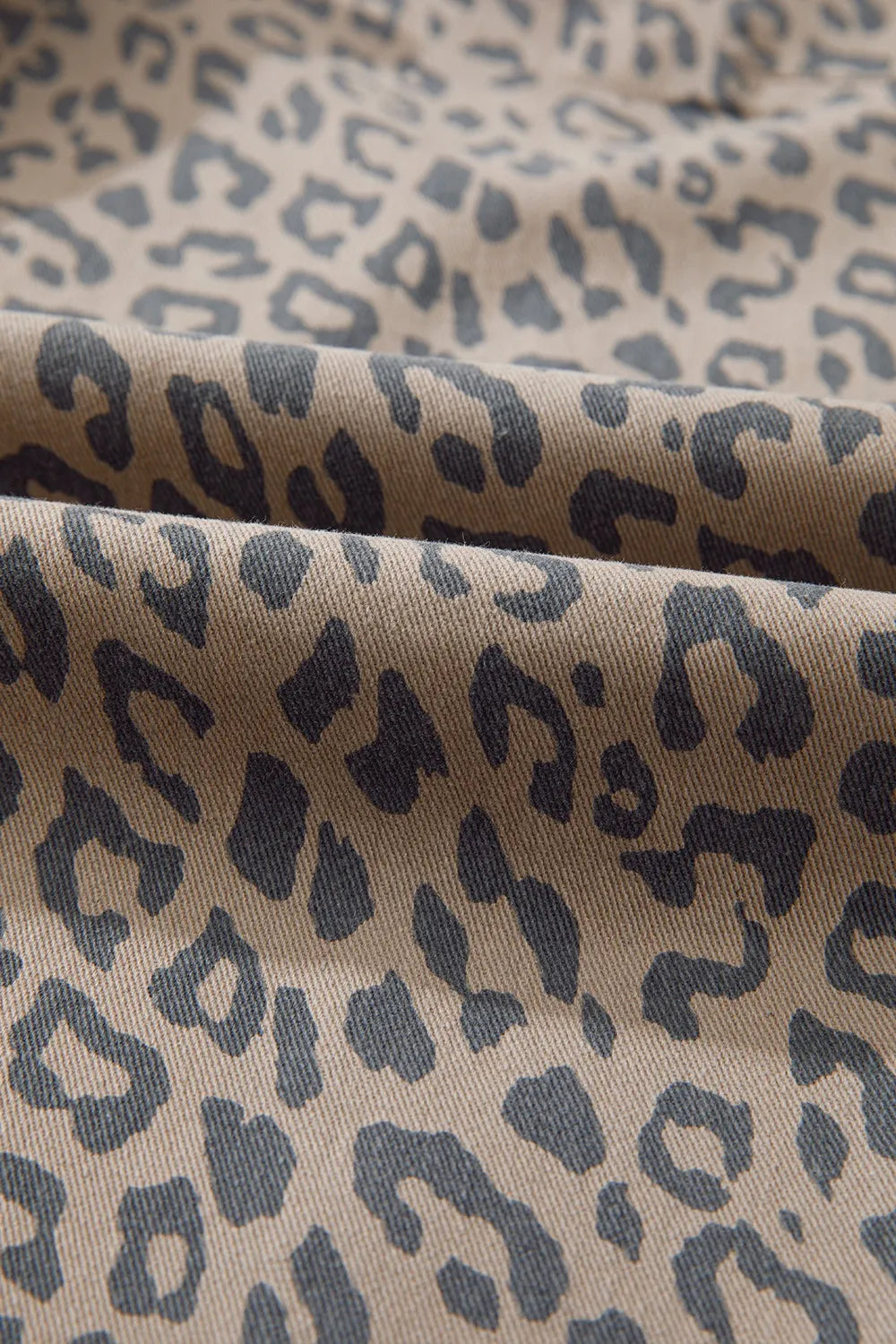 Leopard Printed Drawstring Waist Pocketed Wide Leg Jeans