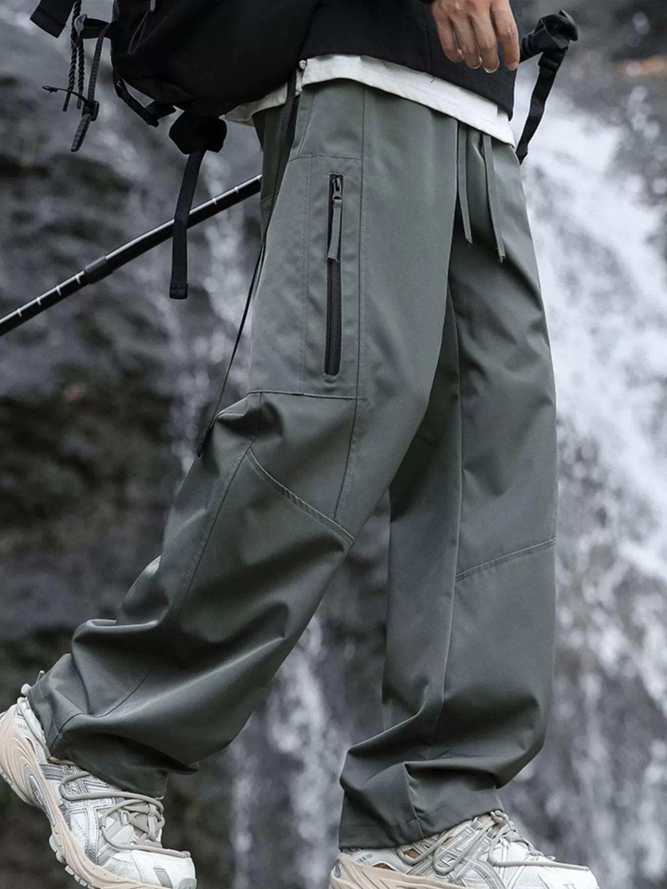 Men's Plus Size Relaxed Fit Cargo Pants with Zipper Pockets