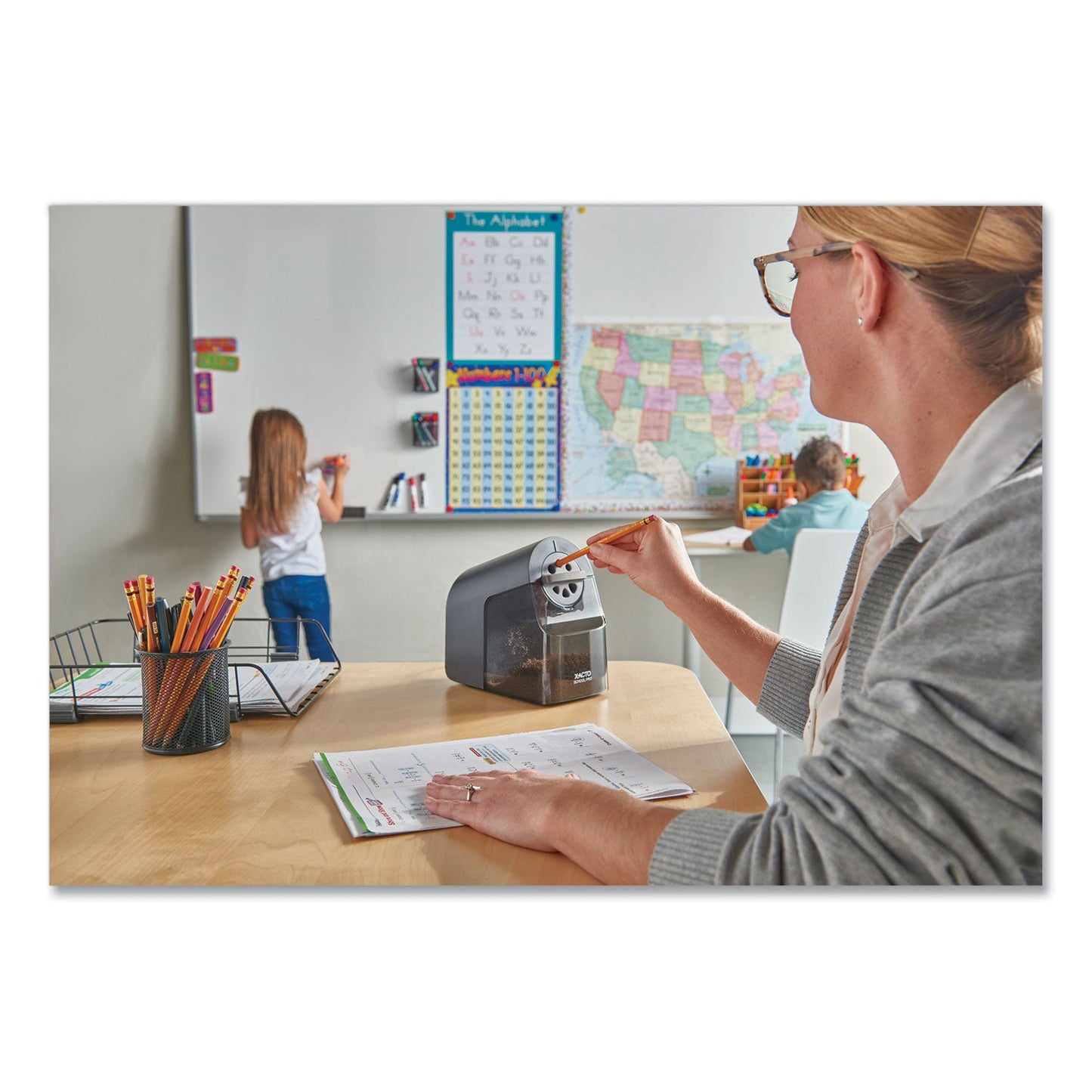 X-ACTO Model 1670 School Pro Classroom Electric Pencil Sharpener, AC-Powered, 4 x 7.5 x 7.5, Black/Gray/Smoke