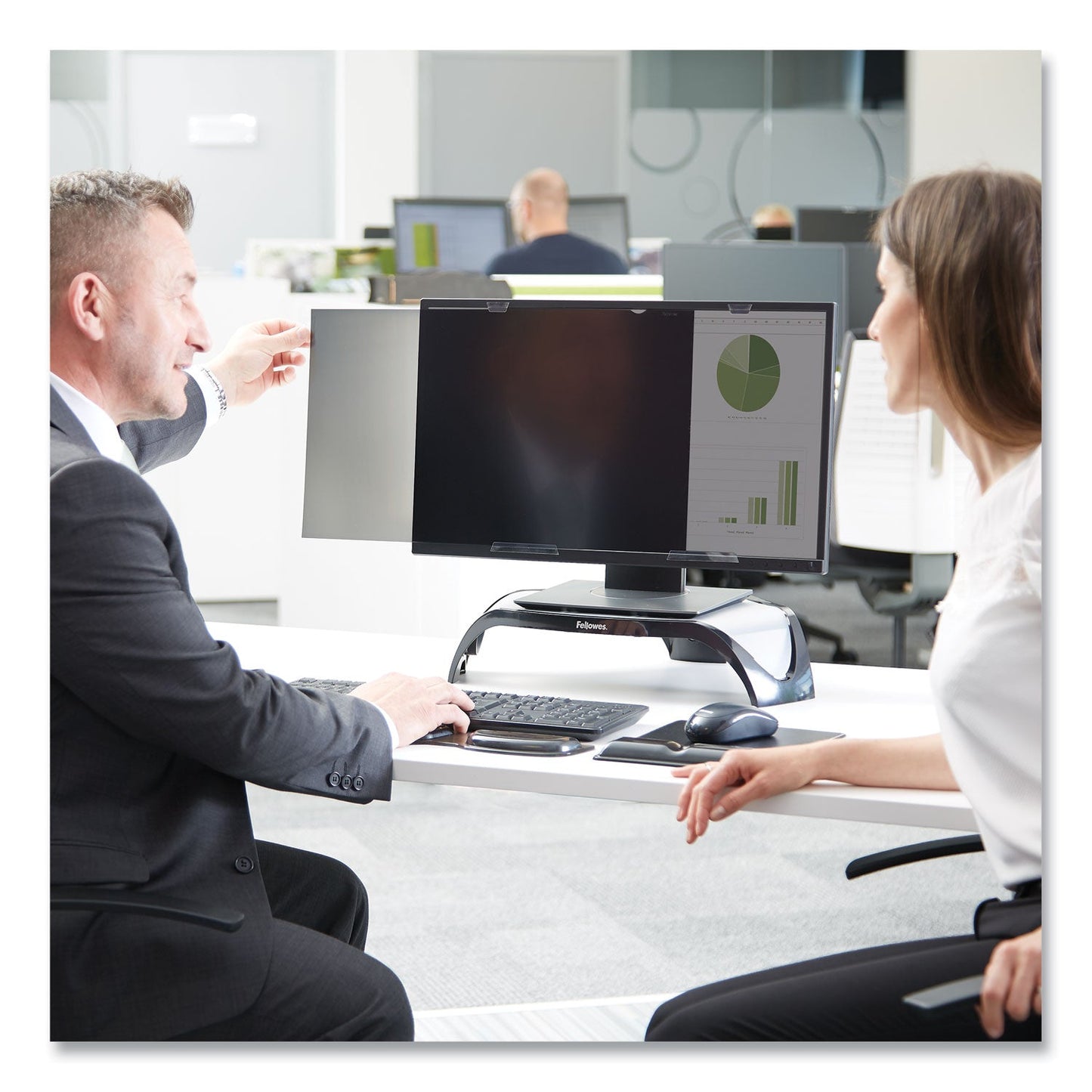 Fellowes PrivaScreen Blackout Privacy Filter for 24" Widescreen LCD, 16:10 Aspect Ratio