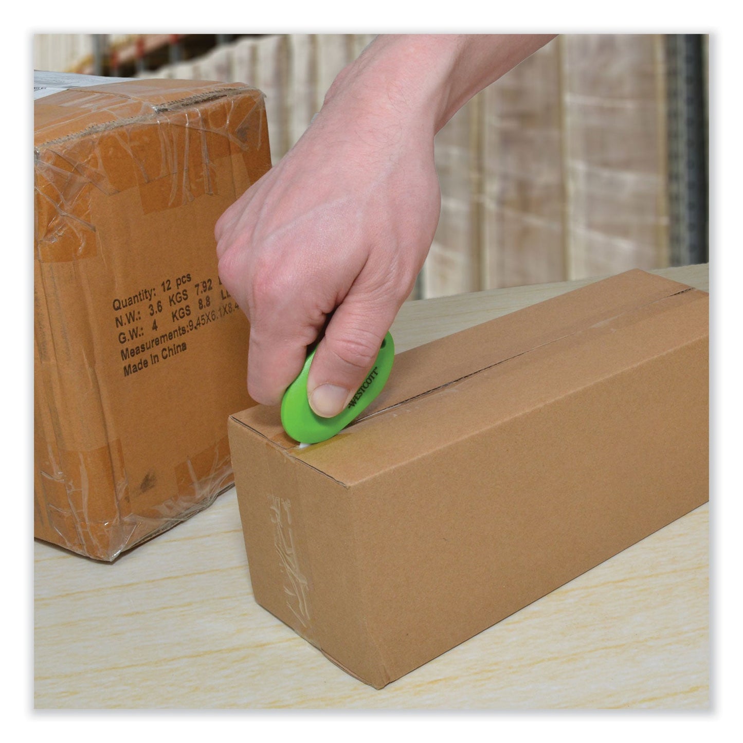 Westcott Compact Safety Ceramic Blade Box Cutter, Retractable Blade, 0.5" Blade, 2.5" Plastic Handle, Green