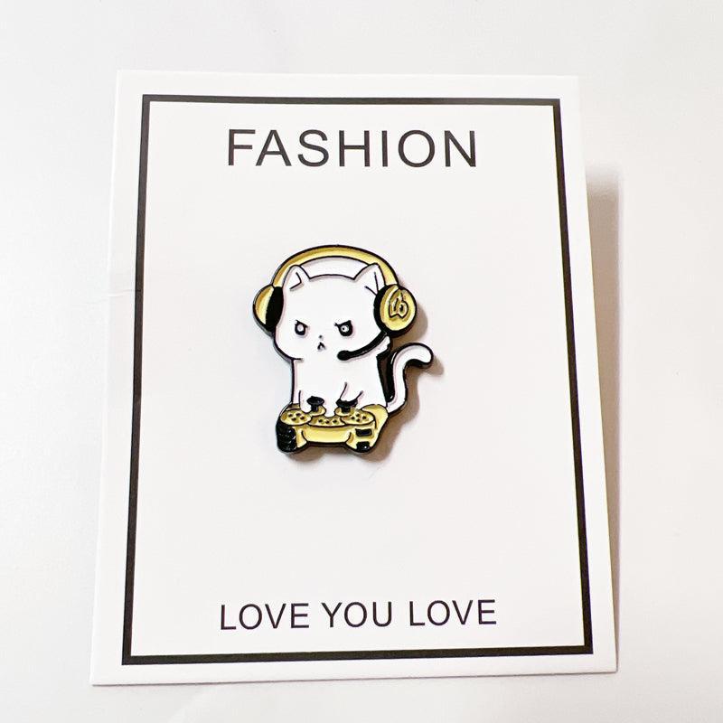 Cute Gaming Cat Lapel Pin – Gift for Gamers and Feline Fans