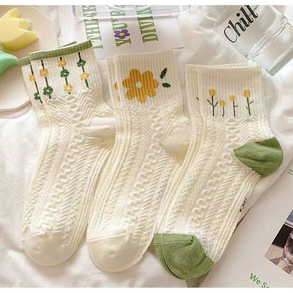 Women’s Flower Print Cotton Socks – Cozy 5-Pack for All Seasons