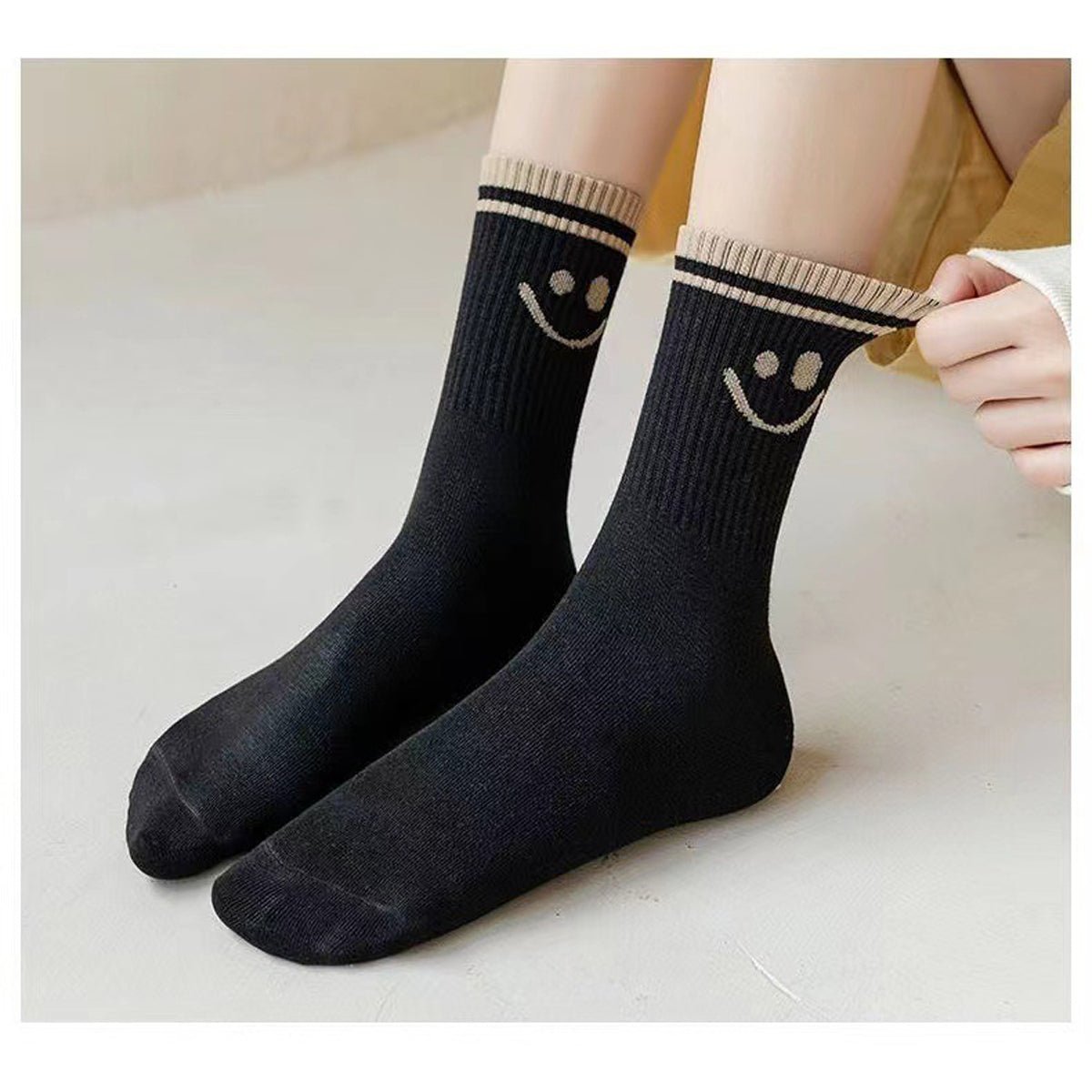 Women's Smiley Face Socks – 5 Pairs Breathable Comfy Crew Set