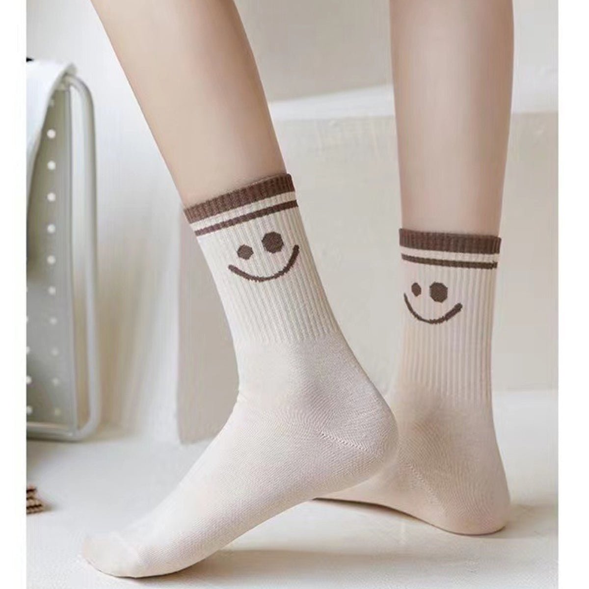 Women's Smiley Face Socks – 5 Pairs Breathable Comfy Crew Set